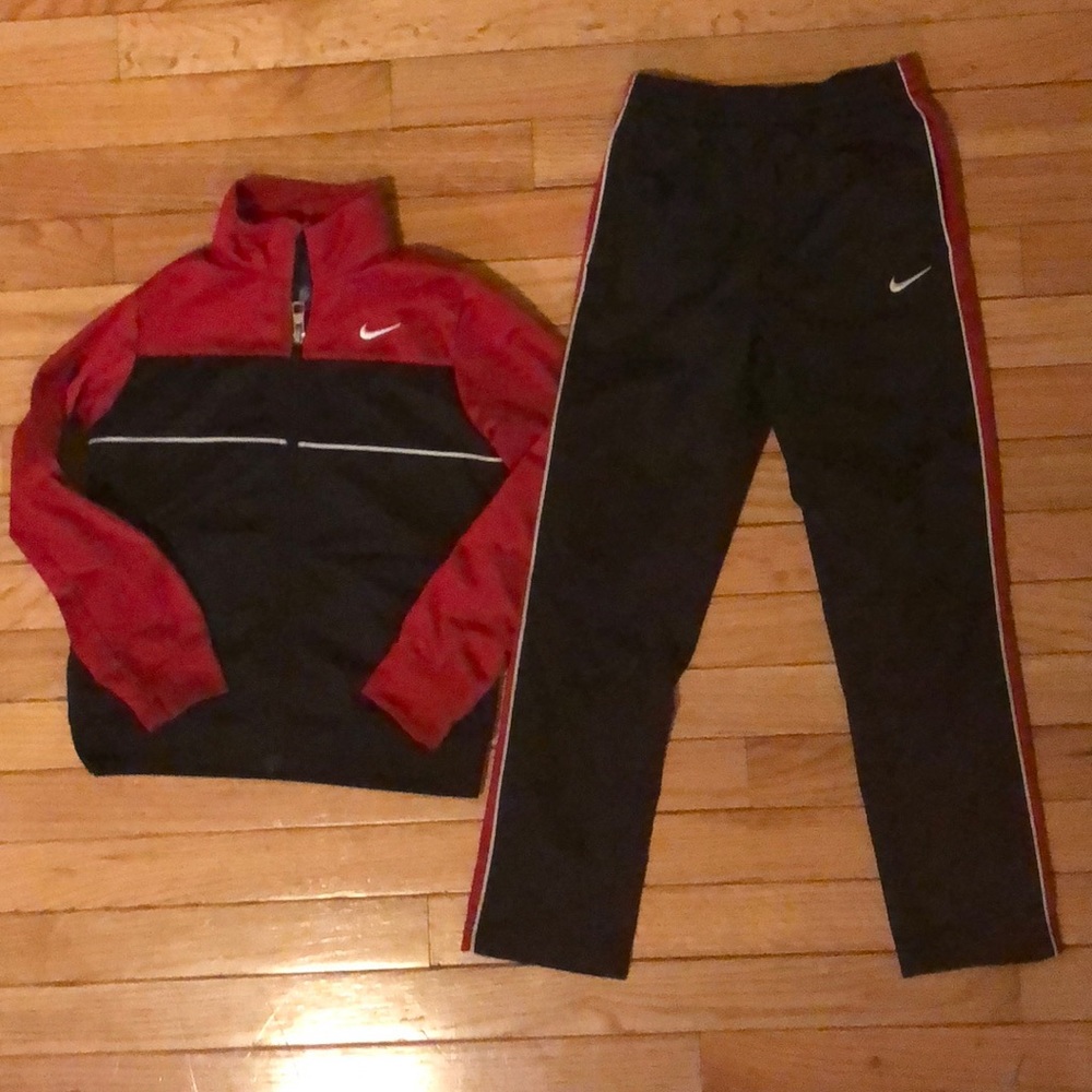 Boys Nike track suit. Size 7